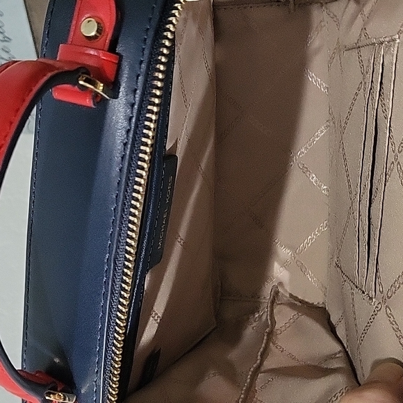 MK Purse Set - Picture 5 of 11